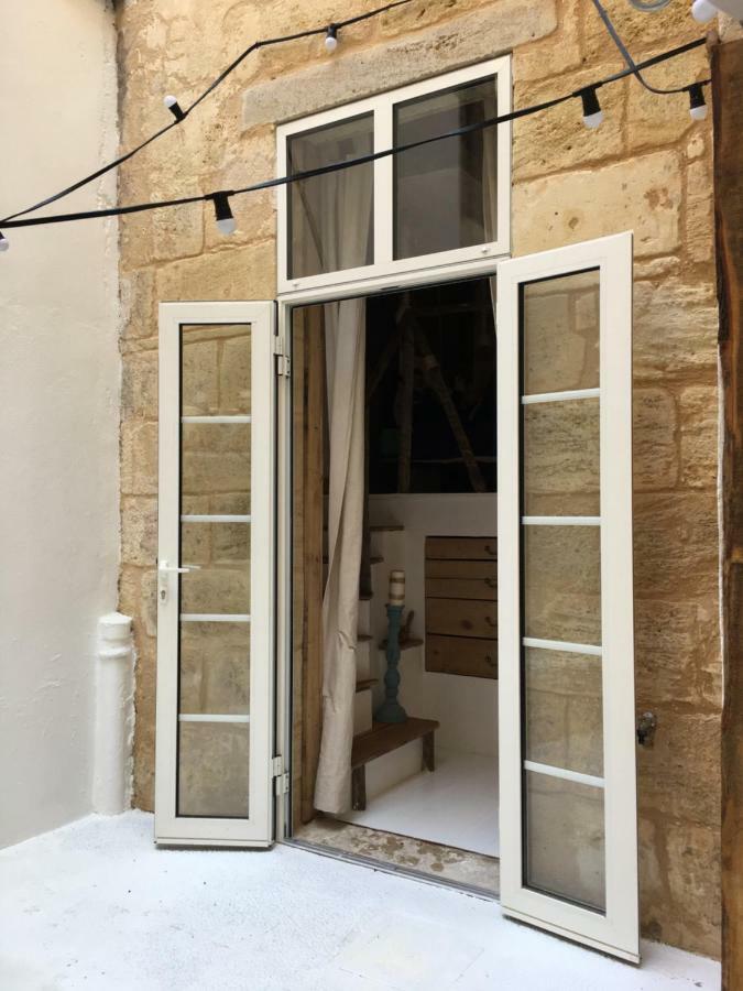 Апартаменты Mirmont Greek Style Бордо Экстерьер фото